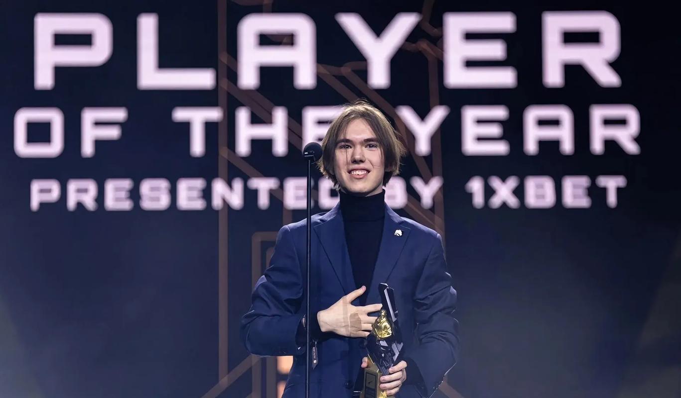 LPL季后赛再次延期：原定于4月8日恢复的季后赛将延期至4月12日起继续在线上进行