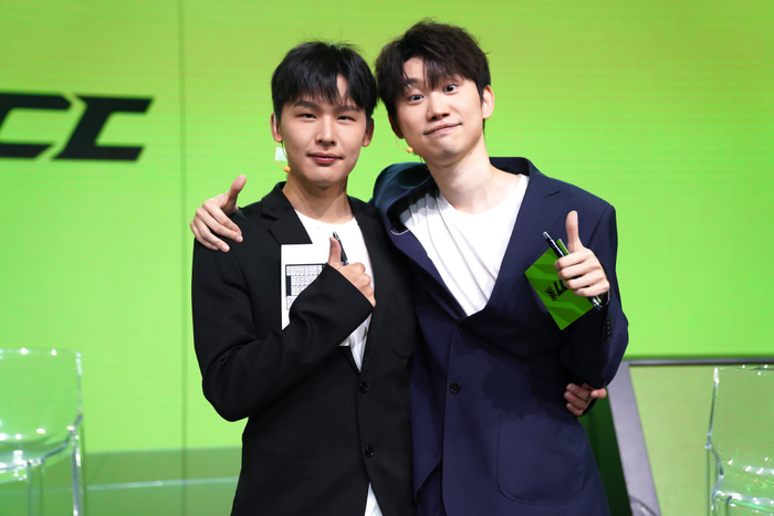 LPL冠军奖杯及世界赛冠军奖杯已完成复刻，并送达EDG基地