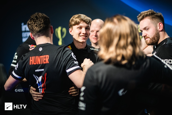 韩网论坛消息：GEN对迎回功勋老将Ruler很感兴趣 第一时间已经接触